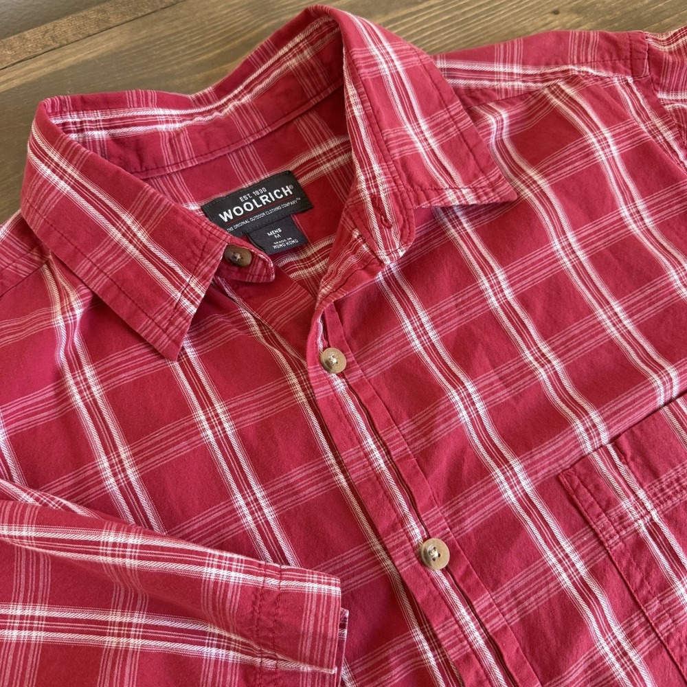 Woolrich Men's Medium Red White Plaid Short Sleeve Button Up Shirt Collar Top